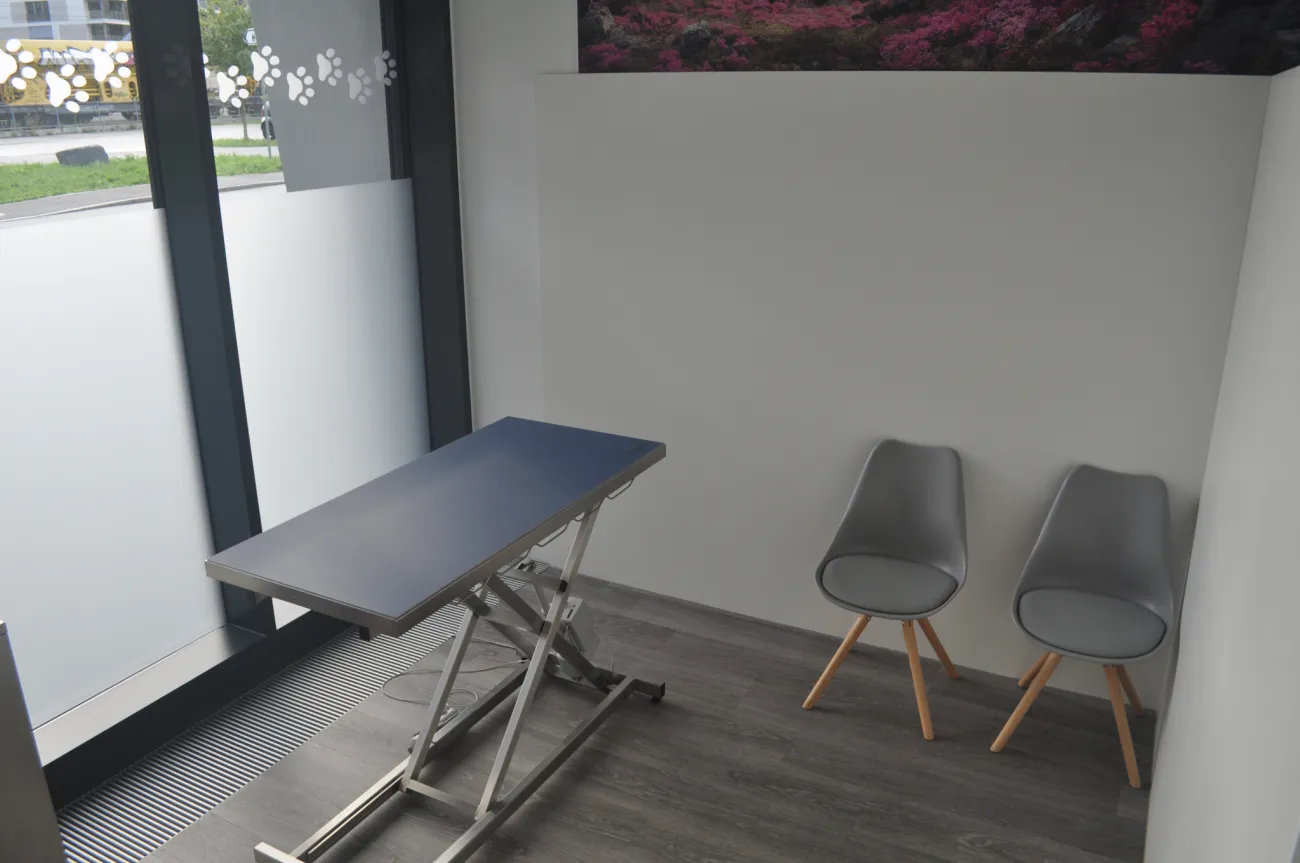 Sprechzimmer 2 7